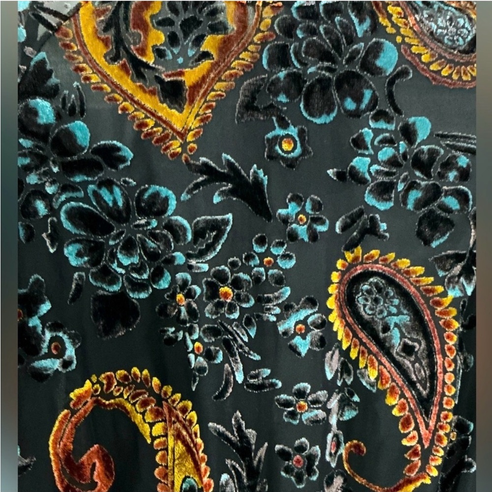 Open back Velvet paisley romper - Picture 8 of 10